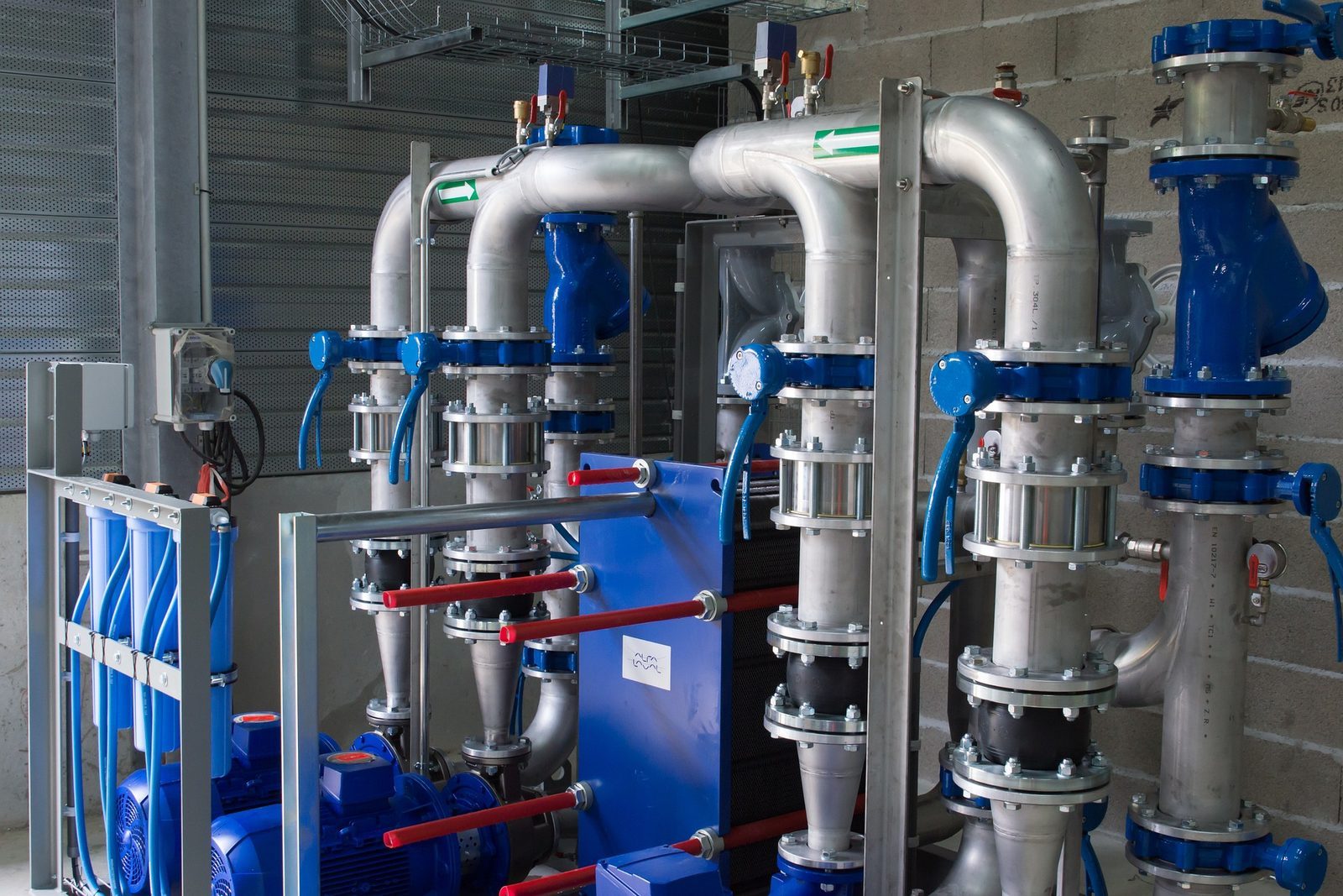 Industrial valves and treatment pipework